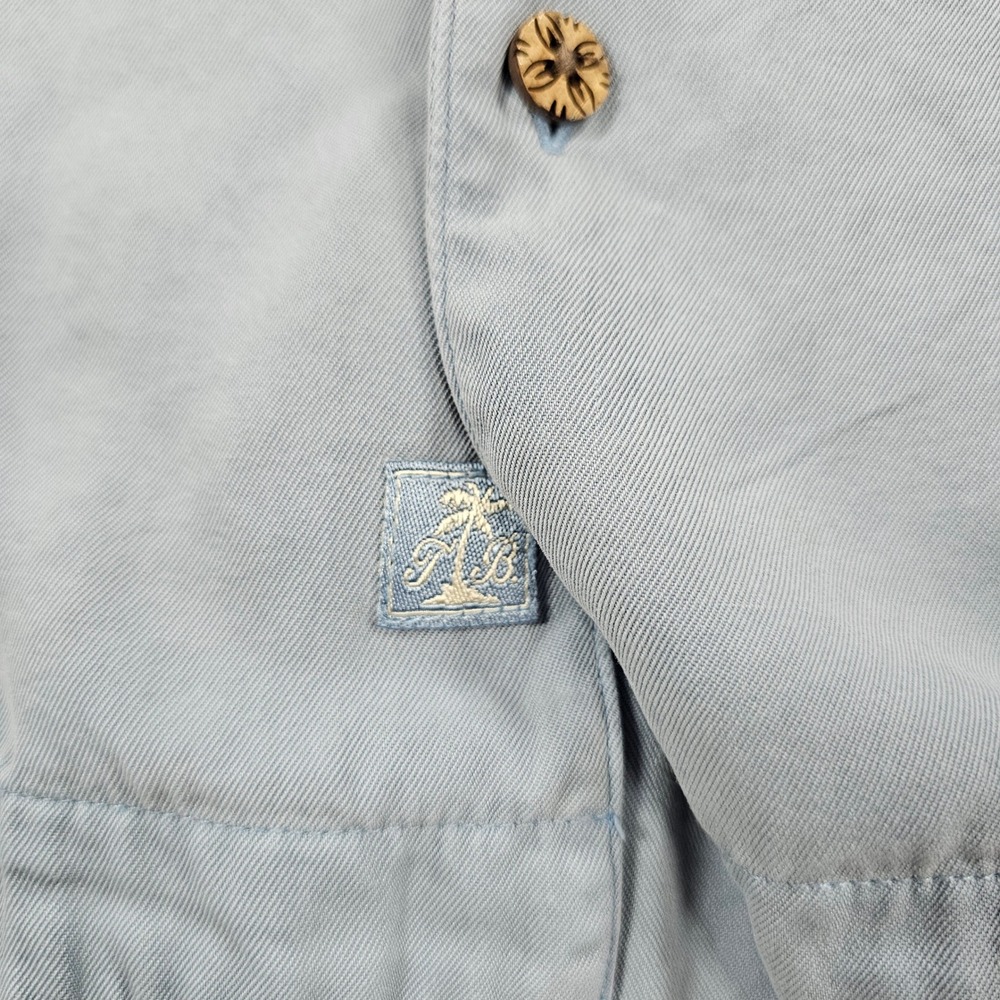 Tommy Bahama Button Down Shirt Mens Large Blue Excellent 100% Silk Camp Pocket - Picture 2 of 8
